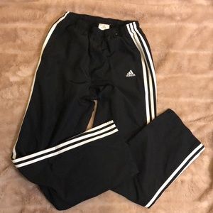 🔥NWOT Adidas Woman Track Pants. Size Small